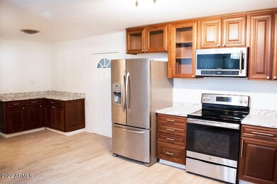 2802 N 48th Ln, Phoenix, AZ 85035 - photo 6