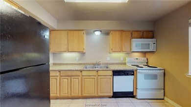 200 Lincoln Ave unit C, College Station, TX 77840 - photo 4