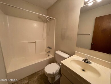 108 Stallion Dr, Jacksonville, NC 28540 - photo 5