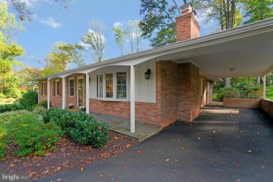 8205 Hillcrest Rd, Annandale, VA 22003 - photo 3