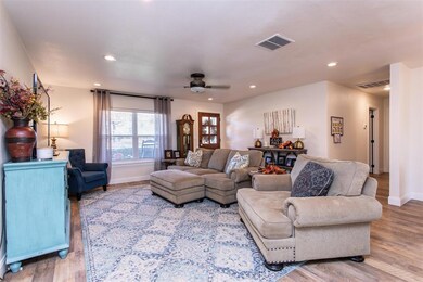 104 San Chez Dr, Gainesville, TX 76240 - photo 4