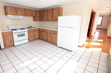 28 Bay Rd unit 2, Revere, MA 02151 - photo 2