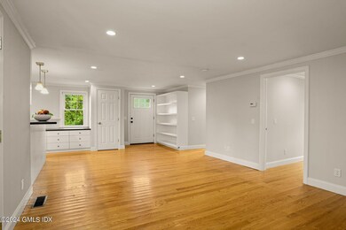 429 Round Hill Rd unit 2B, Greenwich, CT 06831 - photo 6