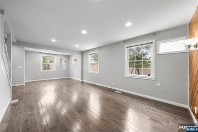 19 Augusta St, Elmwood Park, NJ 07407 - photo 4