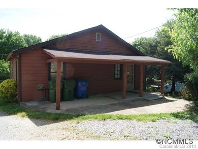 Rear covered patio