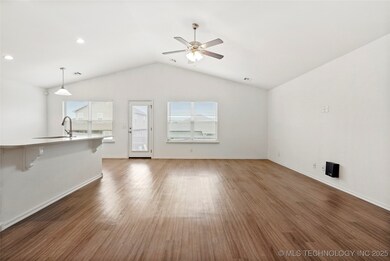 8872 S 256th East Ave, Broken Arrow, OK 74014 - photo 7