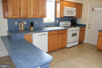 111 Leslie Ave, Nottingham, MD 21236 - photo 6