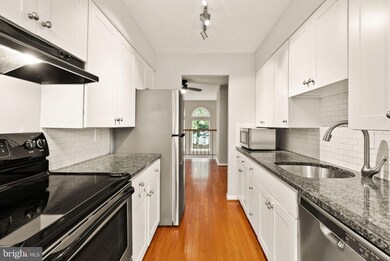 13945 Big Yankee Ln, Centreville, VA 20121 - photo 7