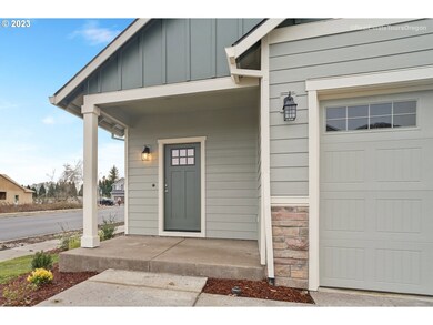 695 E Cleveland St, Carlton, OR 97111 - photo 2