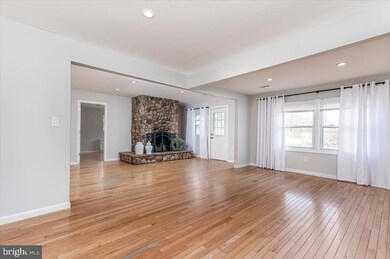 12817 Beechtree Ln, Bowie, MD 20715 - photo 5