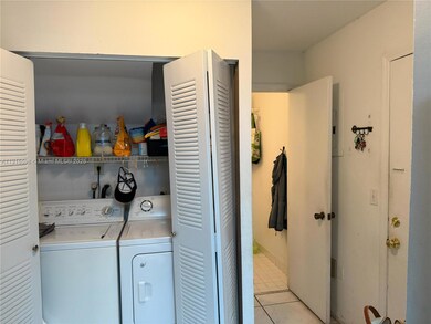 6245 SW Kendale Lakes Cir unit 209, Miami, FL 33183 - photo 7