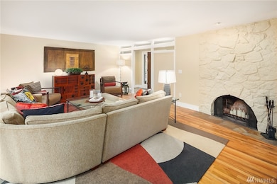 8571 SE 72nd St, Mercer Island, WA 98040 - photo 4