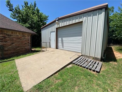 1101 NE 22nd St, Moore, OK 73160 - photo 3