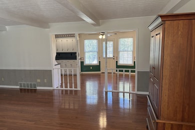 2593 Smiths Grove Rd, Scottsville, KY 42164 - photo 4