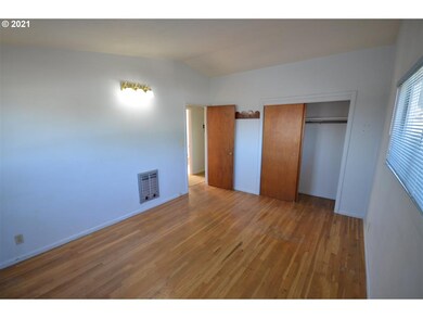 1712 Roberts St, the Dalles, OR 97058 - photo 6