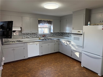 1145 Maple St, Rochester, NY 14611 - photo 3