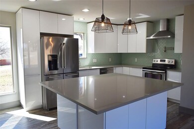 2205 Rambling Rd, Edmond, OK 73025 - photo 2