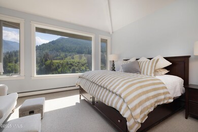 2507_5174_main_gore_dr_interior_primary_