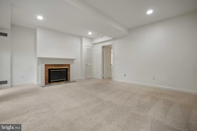 3327 R St NW, Washington, DC 20007 - photo 7