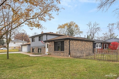 818 Pleasant Ave, Glen Ellyn, IL 60137 - photo 2