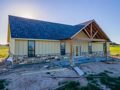 1005 Meadow Bend Cir, Stephenville, TX 76401 - photo 3