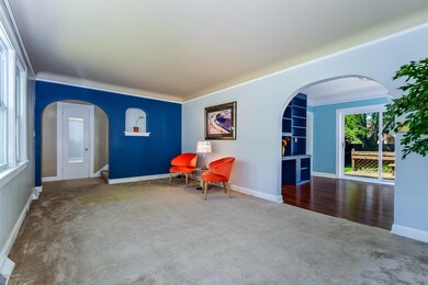 010-Living_Room-5744371-medium