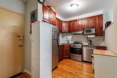 175-26 89th Ave unit D, Jamaica, NY 11432 - photo 2