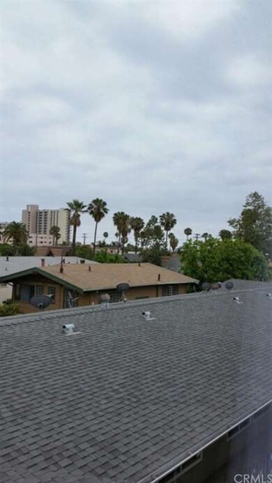 Peek-A-Boo view towards ocean
