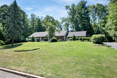 18 The Enclosure Colts Neck NJ-print-005