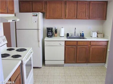 1615 Congressional Ct unit 1615, Henrico, VA 23238 - photo 2