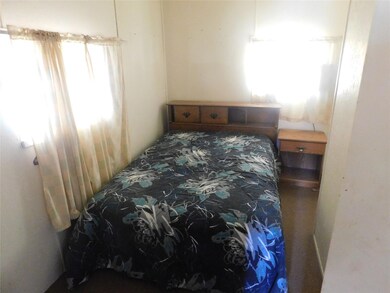 301 Broken Arrow, Comanche, TX 76442 - photo 3