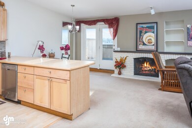 Kitchen & Dining