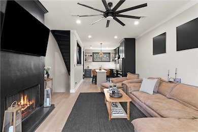 1318 Oak St, Saint Simons Island, GA 31522 - photo 2