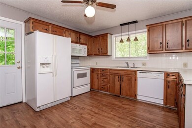 9 Arnold Ln, Bella Vista, AR 72715 - photo 5