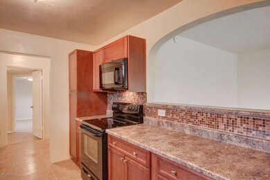 Kitchen (Fully Remodeled)