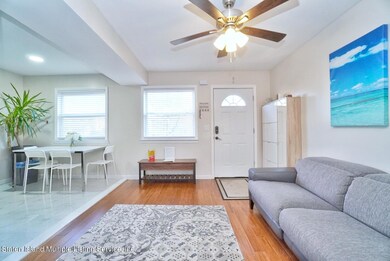 (2) LIVING ROOM