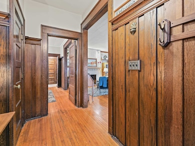 1018 W 5th St, Dubuque, IA 52001 - photo 4