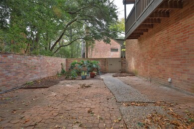 298 Sugarberry Cir unit 298, Houston, TX 77024 - photo 4