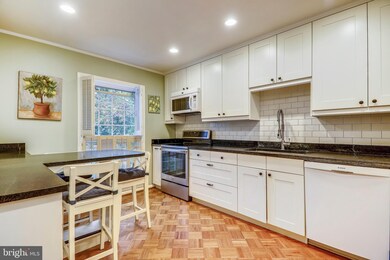 10913 Wickshire Way, Rockville, MD 20852 - photo 4