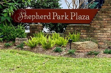 1042 Chamboard Ln, Houston, TX 77018 - photo 2