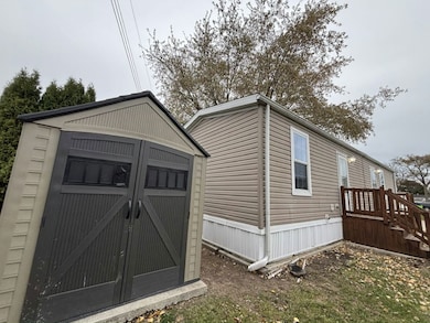 43645 W Morgan Ct unit 210, Harrison Township, MI 48045 - photo 5