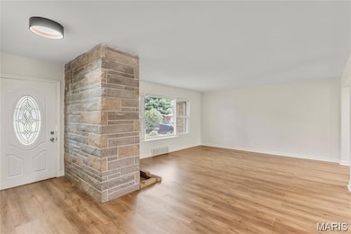 5100 Kingwood Dr, Saint Louis, MO 63123 - photo 6