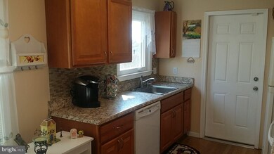 10005 Locust St, Glenn Dale, MD 20769 - photo 6