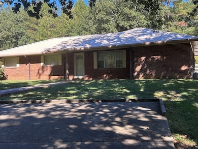 1035 Fortenberry Cir, McComb, MS 39648 - photo 2