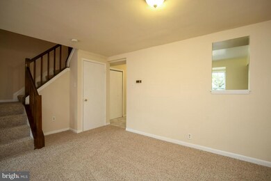 8135 Londonderry Ct, Laurel, MD 20707 - photo 7