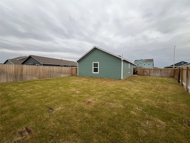 420 Halfmoon Dr, Lockhart, TX 78644 - photo 5