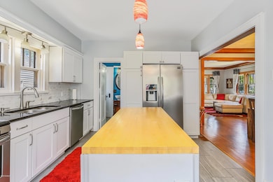 50 W 22nd St Holland-3