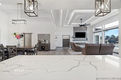 Such a great use of modern light fixtures, simple