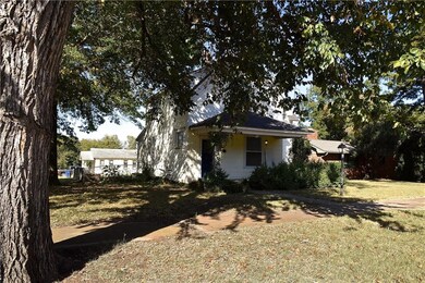 702 E Mansur Ave, Guthrie, OK 73044 - photo 3