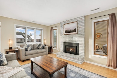 4676 Marquis Point, Saint Paul, MN 55122 - photo 5